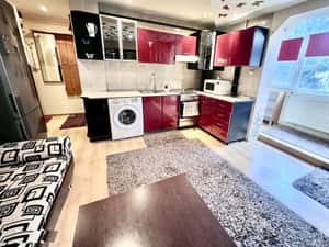 Decebal etaj 1 de inchiriat!