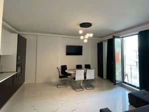 3 camere cu vedere frontală la mare mobilat lux — miniatura 4