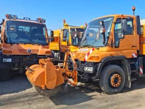 Unimog / Utilaj cu perie si bazin de apa U400 — miniatura 1