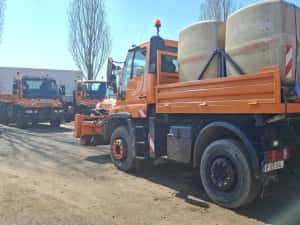 Unimog / Utilaj cu perie si bazin de apa U400 — miniatura 2