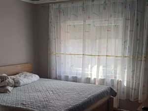 Apartament de vanzare ,zona piata meva stadion ,doua camere — miniatura 3