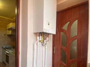 Apartament 2 cam decomandat, centrală termică, mobilat și utilat — miniatura 4