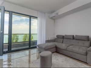 Închiriez, termen lung apartament 3 camere Zona Rex Mamaia — miniatura 3