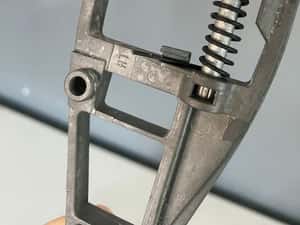 Suport maner antimoniu usa stanga fata VOLVO XC90 2003-2014 31253175 — miniatura 10