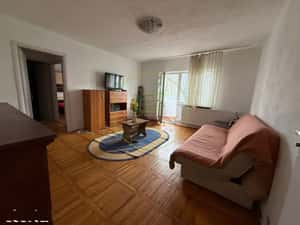 Apartament 2 camere, semidecomandat, 50 mp, cartier Craiovita Noua