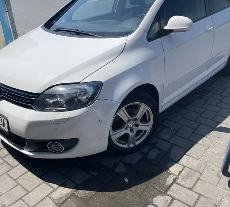 Vand Golf 6 Plus,automat,1.2 benzina 2010 — fotografie 1 din 10