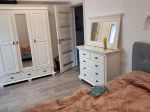 Dulap lemn masiv cu oglinda Seby, 3 usi + 2 sertare — miniatura 3