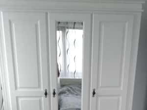 Dulap lemn masiv cu oglinda Seby, 3 usi + 2 sertare — miniatura 4