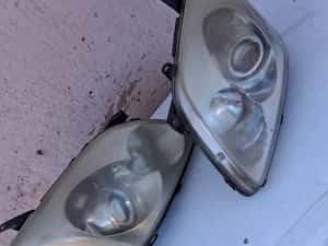 Faruri cu lupa Toyota Avensis T25  2001-2009