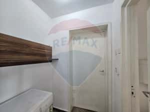 Vand apartament Semidecomandat, 60 mp Etaj 1 • Lugoj Timis — miniatura 5