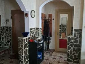 URGENT! Vand apartament 4 camere in Comanesti — miniatura 5