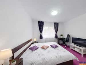 Apartament 3 camere, decomandat, cu 2 bai, etaj 1, Bartolomeu, Brasov — miniatura 3