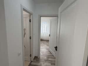 Închiriez apartament 2 camere — miniatura 3