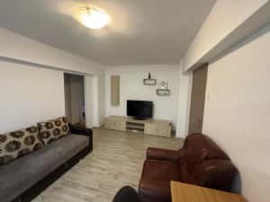 Apartament 2 camere renovat, lângă metrou Titan, mobilat și utilat — miniatura 4