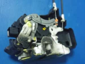 broasca iala usa dreapta spate mitsubishi colt — miniatura 2