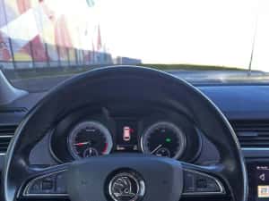 Skoda octavia 2019 Scout 2000 TDI 4x4 automata — miniatura 3