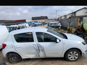 vand dacia sandero 2014 avariata motor 1,2 benzinz 134 mii km masina porneste sfert — miniatura 3
