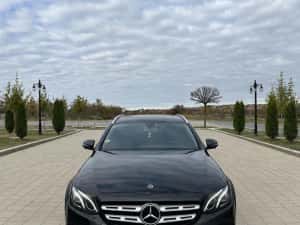Mercedes E220d AllTerain 4x4 — miniatura 3