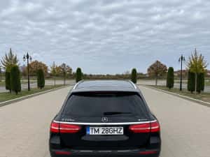 Mercedes E220d AllTerain 4x4 — miniatura 5