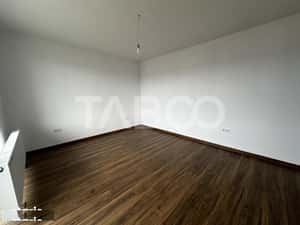 Apartament decomandat 2 camere balcon loc de parcare orientare sudica — miniatura 3