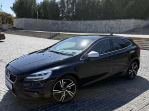 Volvo V40 D3 R-Design, 2018, cutie automată, 199500 km