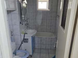 Inchiriez apartament 2 camere zona centrala Fagaras — miniatura 5
