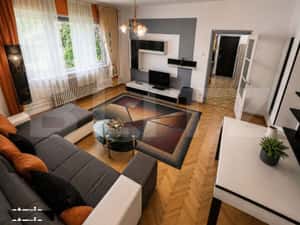 Apartament 2 camere, 70 mp utili, zona Semicentral — miniatura 2