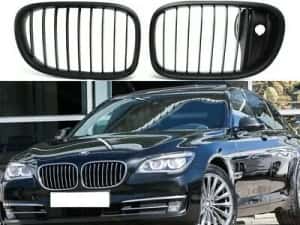 Grile BMW F01 / F02 /F03 /F04 LCI (12-16) negru lucios cu loc camera