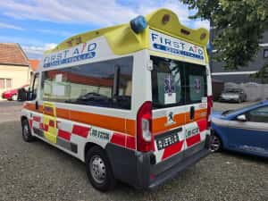 Ambulanța Peugeot Boxer 2,2 Diesel An 2016 / Echipată Complet - import Italia — miniatura 4
