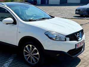 Nissan Qashqai SUV, 7.999 EUR — miniatura 2