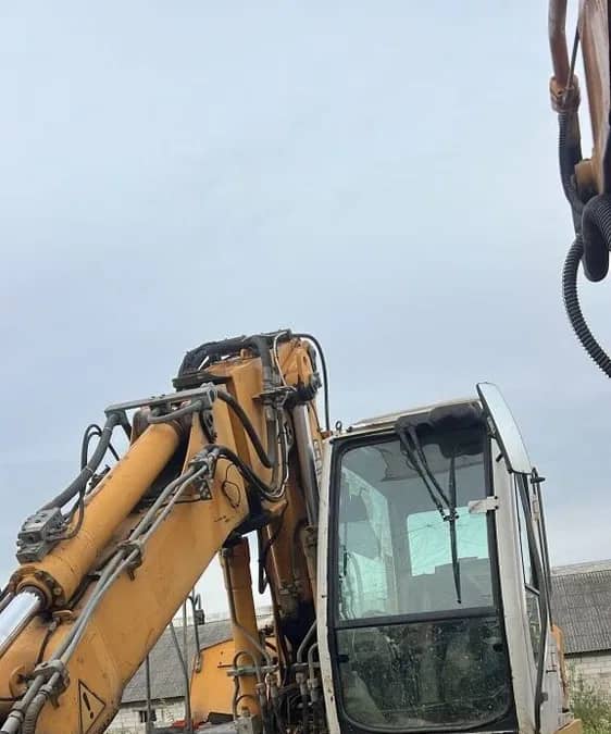 Axă pentru excavator Liebherr A 900 C — fotografie 1 din 4