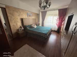 Apartament 3 camere, balcon, etaj 3, Marghita — miniatura 3
