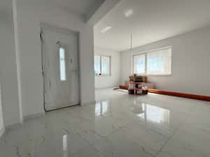 Duplex 4 camere, 110 mp utili, 335 mp teren, toate utilitatile -Giroc