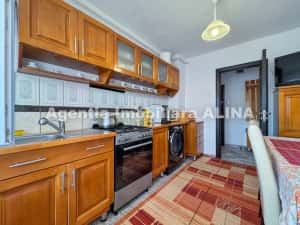 Apartament 2 camere in Deva, Bld. Decebal, 49 mp, decomandat, etaj 5, mobilat si utilat... — miniatura 3