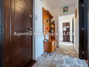 Apartament 2 camere in Deva, Bld. Decebal, 49 mp, decomandat, etaj 5, mobilat si utilat... — miniatura 5