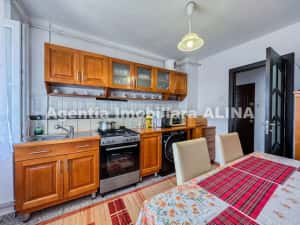 Apartament 2 camere in Deva, Bld. Decebal, 49 mp, decomandat, etaj 5, mobilat si utilat... — miniatura 6