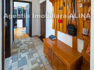 Apartament 2 camere in Deva, Bld. Decebal, 49 mp, decomandat, etaj 5, mobilat si utilat... — miniatura 10