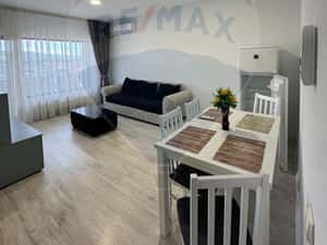 Apartament cu 3 camere de închiriat în zona 1 Mai