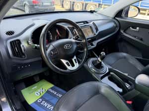 Vand Kia Sportage 2.0 CRDi 4WD Spirit, an 2011, 217.999 km — miniatura 6