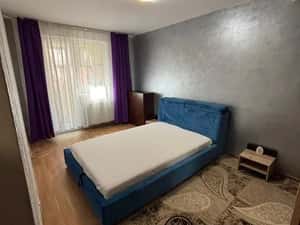 Apartament 2 camere, etaj 1, balcon, parcare , zona Teilor — miniatura 4