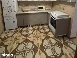 Apartament 2 camere, etaj 1, balcon, parcare , zona Teilor — miniatura 5