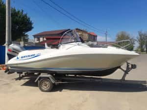Quicksilver 555 si Bayliner cu motor+peridoc — miniatura 1