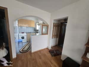 Apartament 3 camere, mobilat, Roman — miniatura 1