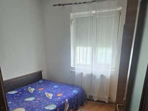 Apartament 3 camere, mobilat, Roman — miniatura 3