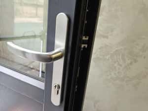 Deblocari usi Galati/Reparatii usi/Yale usi/Reparatii termopane/Usi — miniatura 8