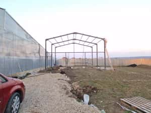 Hala metalica 8x25x4m închisă cu panouri sandwich. Asigur transport si — miniatura 1