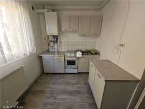 Apartament o camera, decomandat, 41mp, centrala proprie, Dambul Rotund — miniatura 3