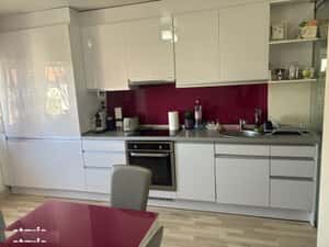 Vand apartament 2 camere decomandat compket mobilat ,utilat.