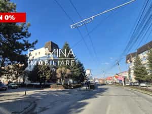 Vânzare apartament 3 camere, Bd. Ecaterina Teodoroiu - zona Casei de Cultură