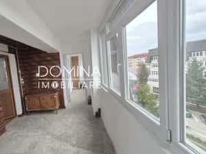 Vânzare apartament 3 camere, Bd. Ecaterina Teodoroiu - zona Casei de Cultură — miniatura 4